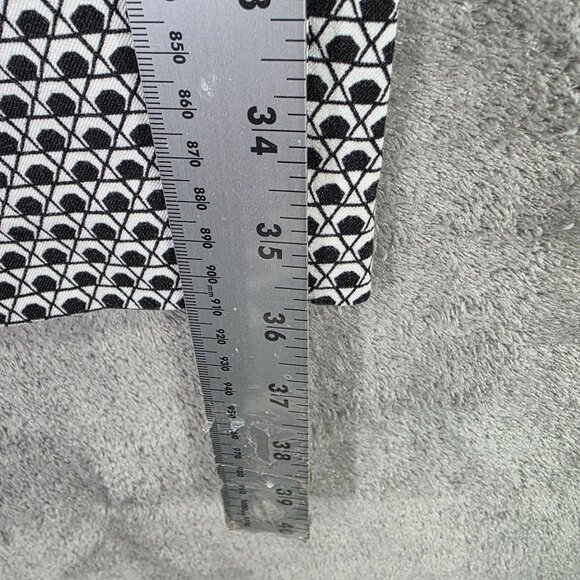 Womens Chico's So Slimming Black & White Geometric Print Pull-On Ankle Pants 1.5 - Picture 8 of 10